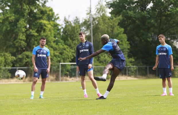 Concurs inedit la antrenamentul FCSB: Cine are cel mai bun șut și cine lovește cel mai bine mingea?