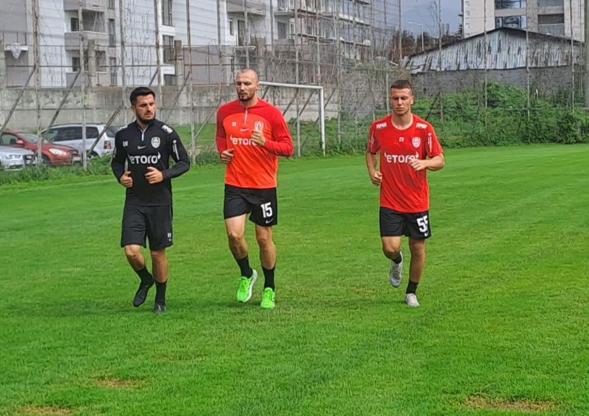 FOTO Mogoș la încălzire la amicalul CFR Cluj - FC Brașov