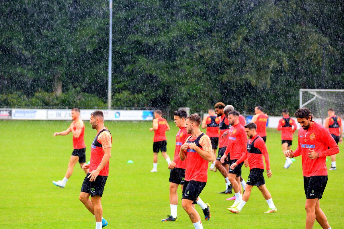 FOTO Antrenament FCSB pe ploaie 04.07.2023