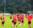 Ploaia i-a aprins pe toți! Ambiții mari la antrenamentul lui FCSB: „Cam tensionat azi”