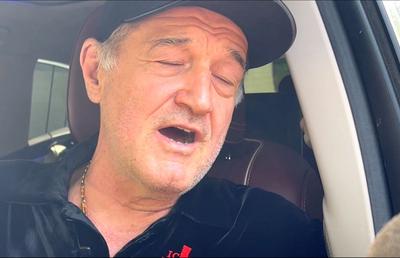 Moment inedit cu Gigi Becali » A dat volumul la maximum și a început să cânte muzică bisericească