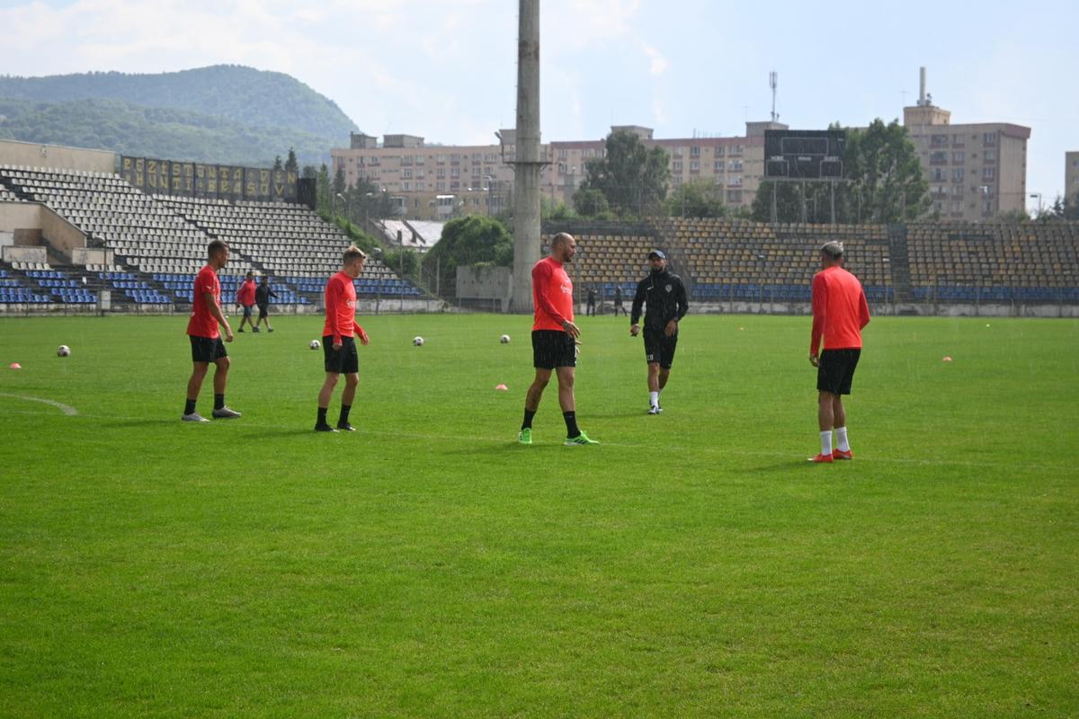 FOTO Mogoș la încălzire la amicalul CFR Cluj - FC Brașov