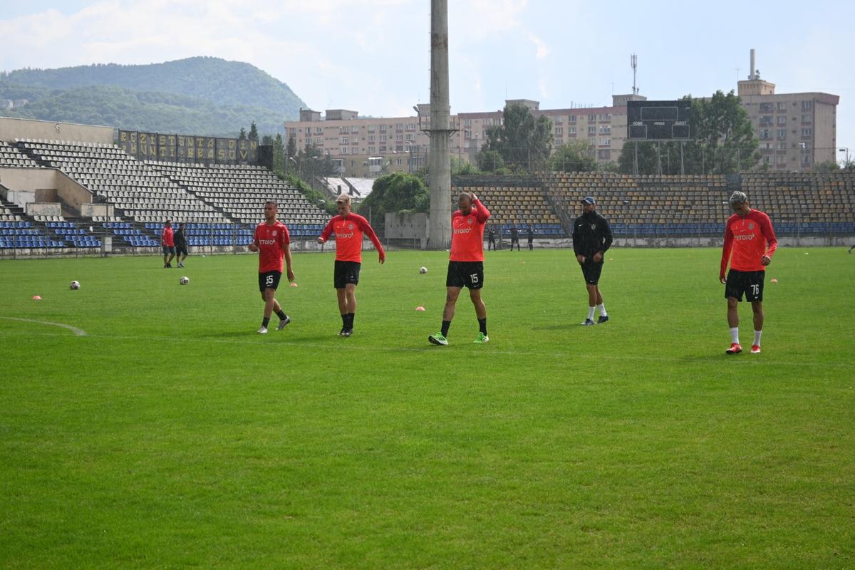 FOTO Mogoș la încălzire la amicalul CFR Cluj - FC Brașov