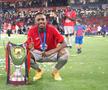 Imagini de colecție: fotbaliștii de la FCSB au sărbătorit alături de partenere triumful din Supercupa României