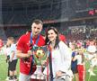 Toate iubitele pe gazon! Imagini de colecție: fotbaliștii celor de la FCSB au sărbătorit alături de partenere triumful din Supercupă » Momente superbe cu familiile lui Pintilii și Charalambous