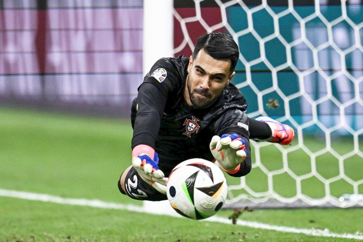 Povestea incredibilă a lui Diogo Costa, eroul Portugaliei care nu voia să intre în poartă și care îi va înfrunta pe Mbappe și Griezmann: „Nu mă gândeam decât să trag!"