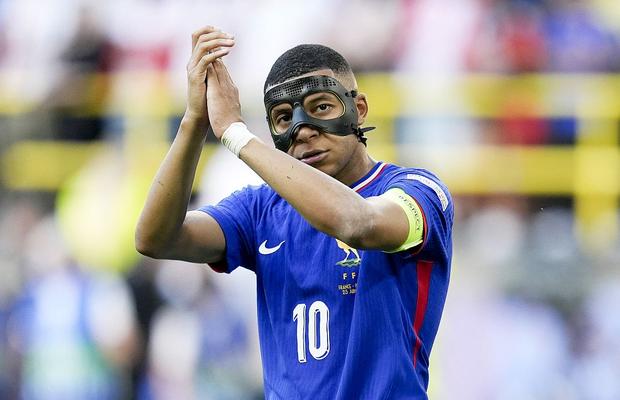 „Ținem legătura, mă ajută mereu” » Mbappe, reverență în fața lui Cristiano Ronaldo înainte de Portugalia - Franța: „Unic, dar sper să nu se bucure mâine”