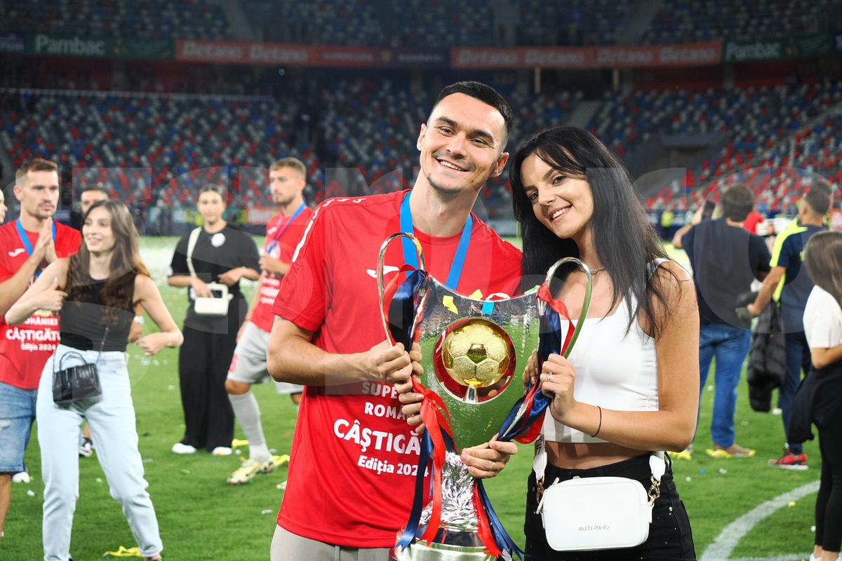 Toate iubitele pe gazon! Imagini de colecție: fotbaliștii celor de la FCSB au sărbătorit alături de partenere triumful din Supercupă » Momente superbe cu familiile lui Pintilii și Charalambous