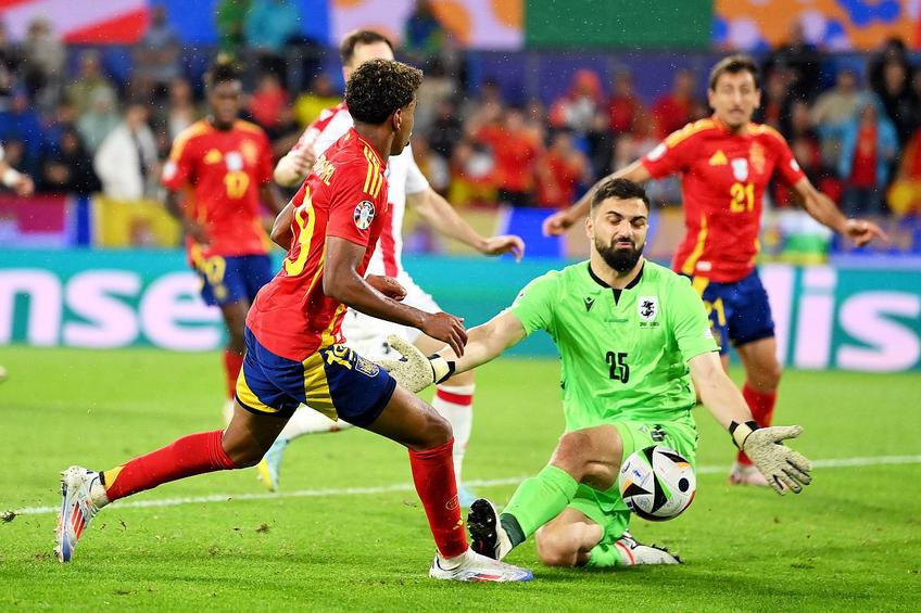 Giorgi Mamardashvili, în acțiune contra Spaniei // foto: Guliver/gettyimages