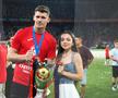 Imagini de colecție: fotbaliștii de la FCSB au sărbătorit alături de partenere triumful din Supercupa României