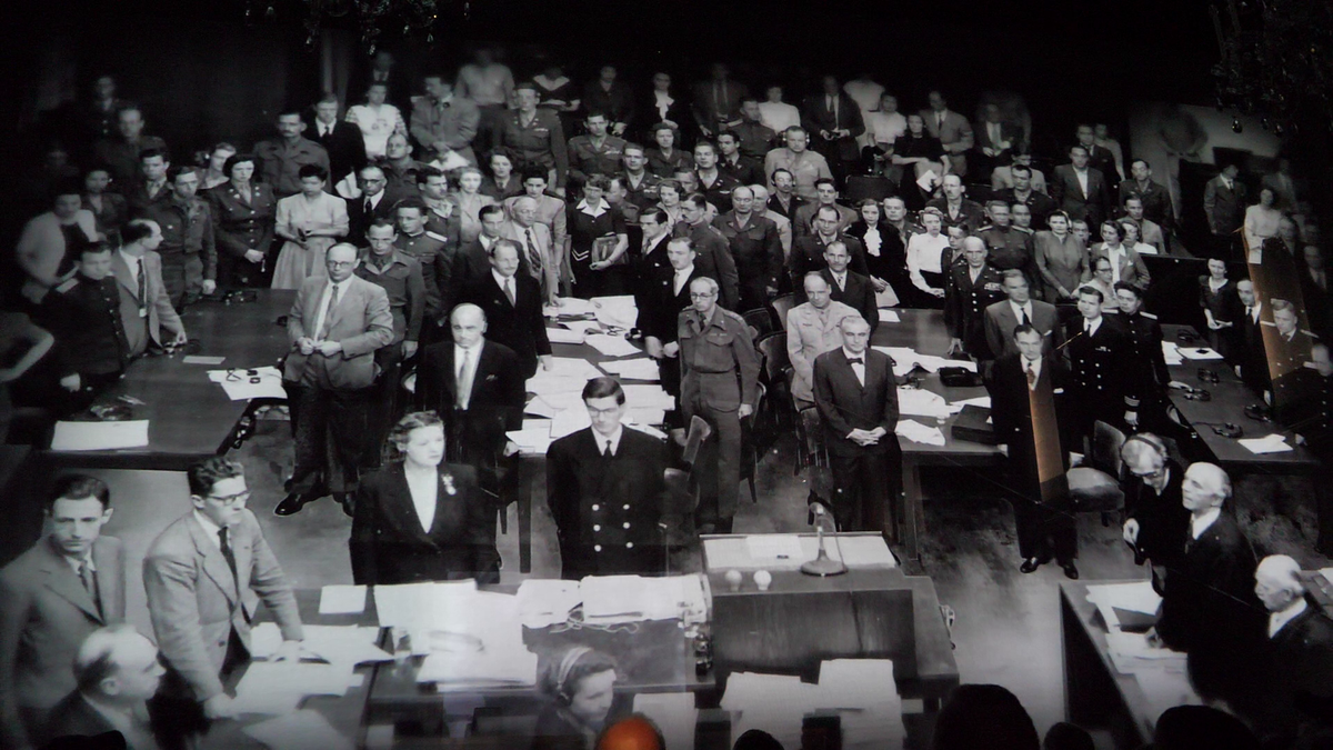 GSP a vizitat Sala 600, în care a avut loc celebrul proces de la Nürnberg! » Tehnologia modernă care zguduie privitorii: „hologramele” lui Goering sau Ribbentrop, mulate pe scaunele goale