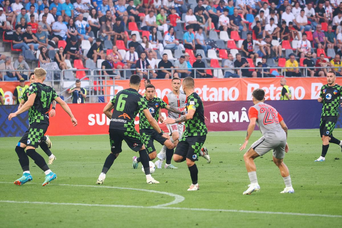FCSB - Corvinul, 3-0 în Supercupa României » Campioana a făcut spectacol pe stadionul Steaua