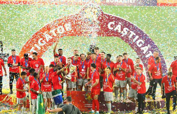FCSB - Corvinul, 3-0 în Supercupa României » Campioana a făcut spectacol pe stadionul Steaua
