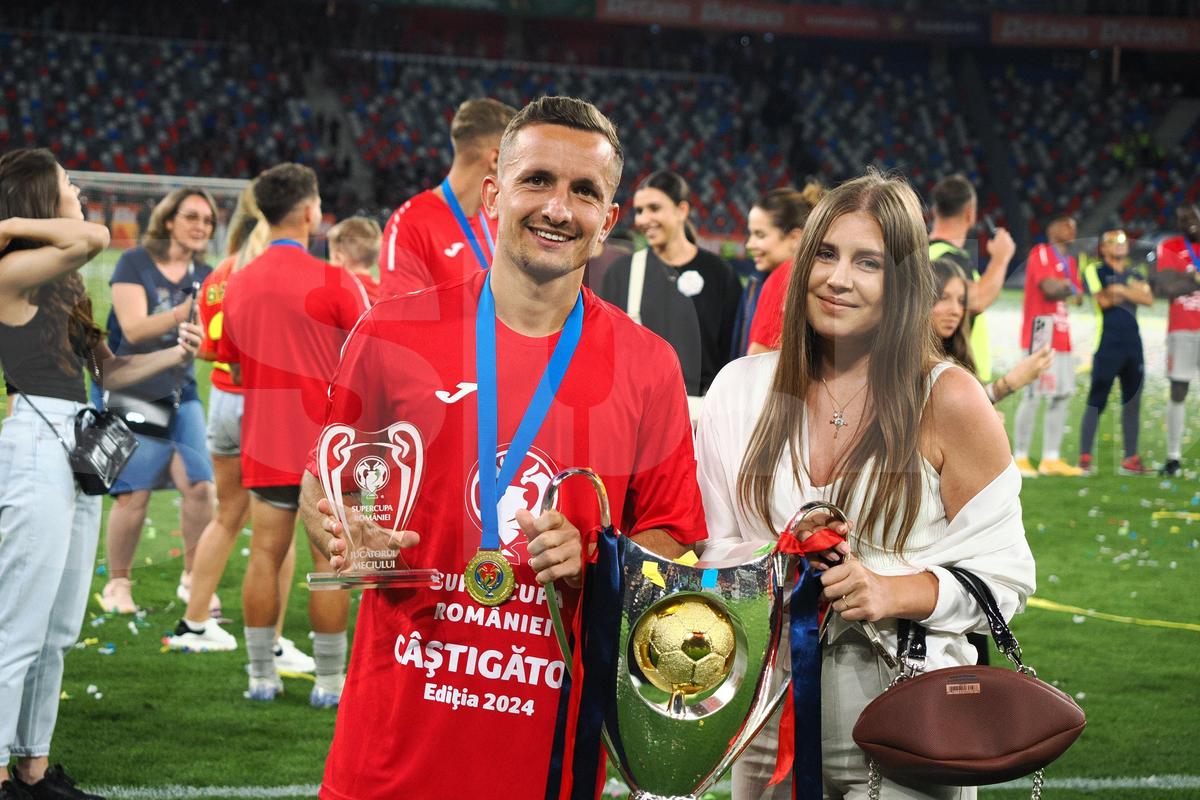 Imagini de colecție: fotbaliștii de la FCSB au sărbătorit alături de partenere triumful din Supercupa României