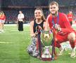 Imagini de colecție: fotbaliștii de la FCSB au sărbătorit alături de partenere triumful din Supercupa României