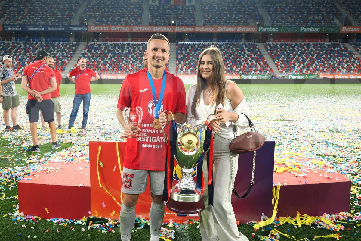 Imagini de colecție: fotbaliștii de la FCSB au sărbătorit alături de partenere triumful din Supercupa României