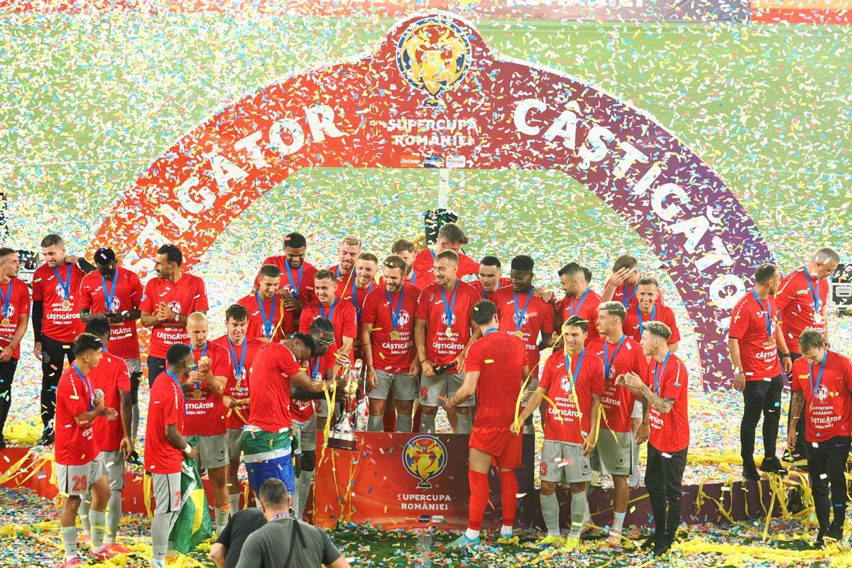 FCSB - Hunedoara, imagini de la decernarea trofeului