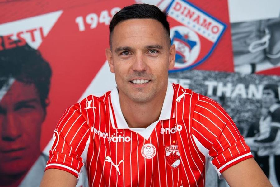 Georgi Milanov a prelungit contractul cu Dinamo / Foto: Facebook Primul fotbalist prezentat de Dinamo în noul echipament: „Cât mai multe realizări!”
