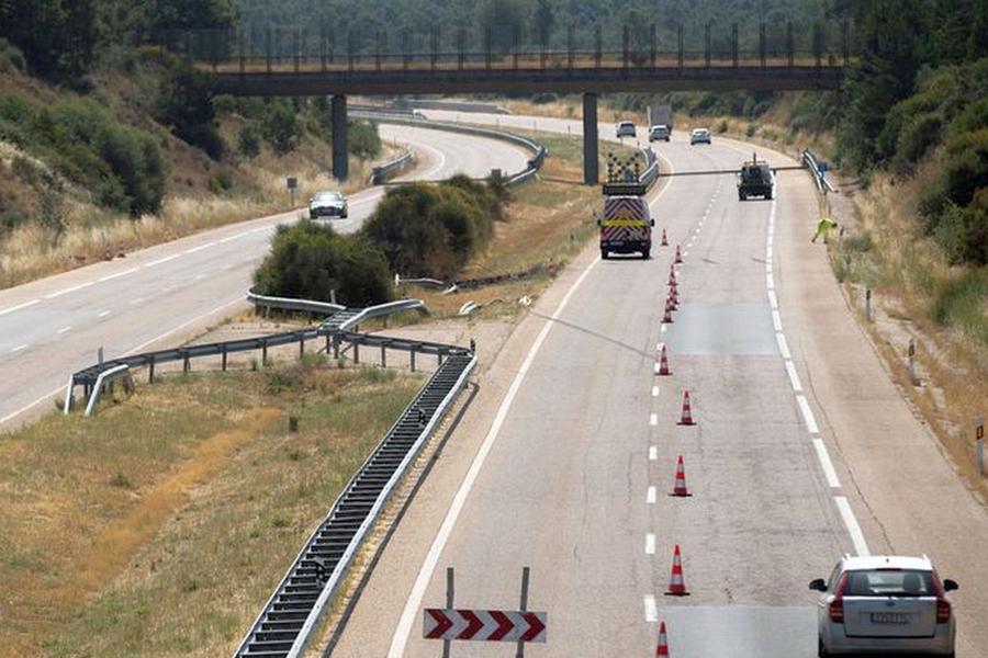În urmă cu 8 zile o femeie a suferit un accident grav în același loc în care Diogo Jota și Andre Silva și-au pierdut viața. FOTO: abola.pt Concluziile specialistului după moartea lui Diogo Jota și a fratelui său. Factorii ce au dus la tragicul accident