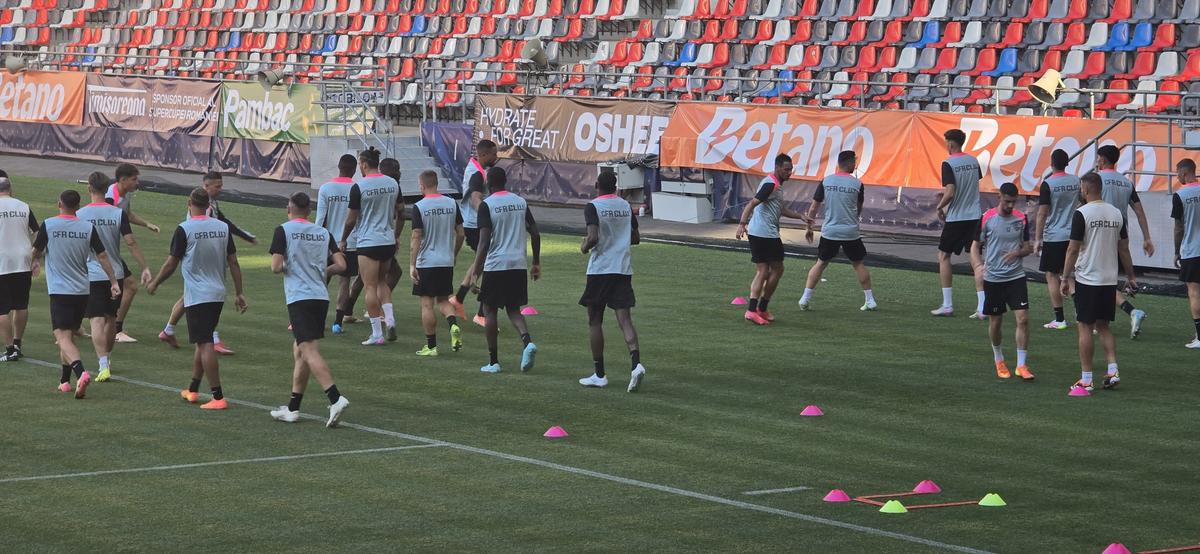 CFR Cluj, DECIMATĂ înaintea Supercupei cu FCSB: cinci absenți importanți + ce l-a șocat pe Dan Petrescu la stadionul „Steaua”
