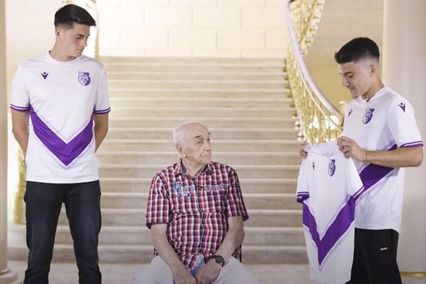 FC Argeș și-a prezentat noile echipamente alături de legendarul Vasile Florescu