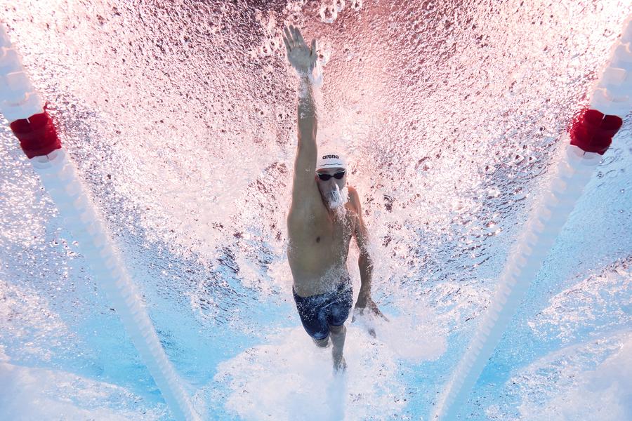 Americanii au comparat cursele lui David Popovici și Pan Zhanle de la 100 m liber, cele în care au realizat primele două performanțe din istorie în această probă » Capitolul unde David și-a depășit rivalul