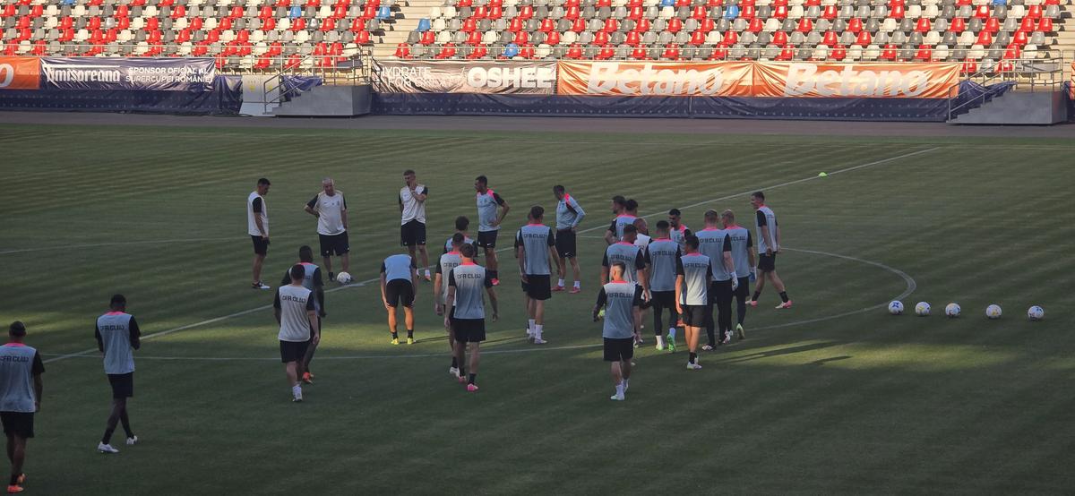 CFR Cluj, DECIMATĂ înaintea Supercupei cu FCSB: cinci absenți importanți + ce l-a șocat pe Dan Petrescu la stadionul „Steaua”