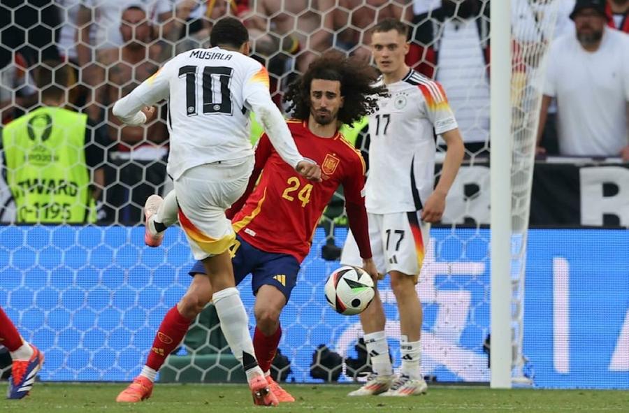 Aceeași zi, aceeași oră, același arbitru » Reacția tabloidului Bild: „Nu el din nou!”
