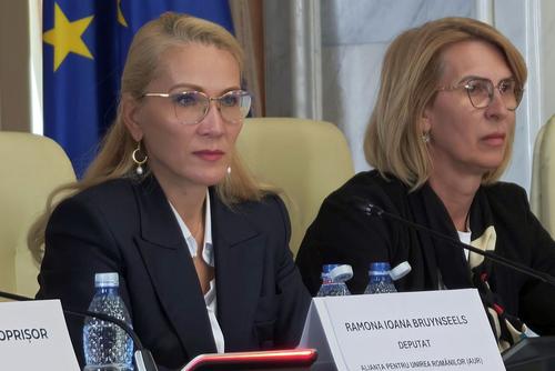 Monica Iagăr, în dreapta, este deputat AUR din 2024