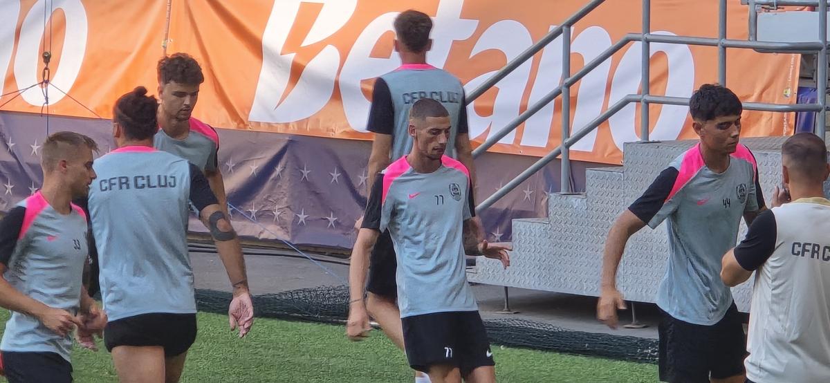 CFR Cluj, DECIMATĂ înaintea Supercupei cu FCSB: cinci absenți importanți + ce l-a șocat pe Dan Petrescu la stadionul „Steaua”