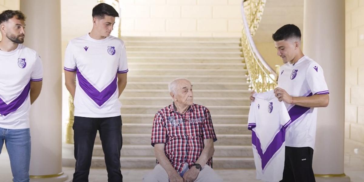 Clubul de tradiție din Superliga și-a prezentat noile echipamente într-un mod aparte
