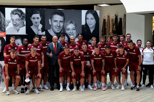 Rapid își va prezenta noul echipament pentru următorul sezon competițional, 2025-2026, luni, 7 iulie, ora 19:23. Foto: @FC Rapid 1923