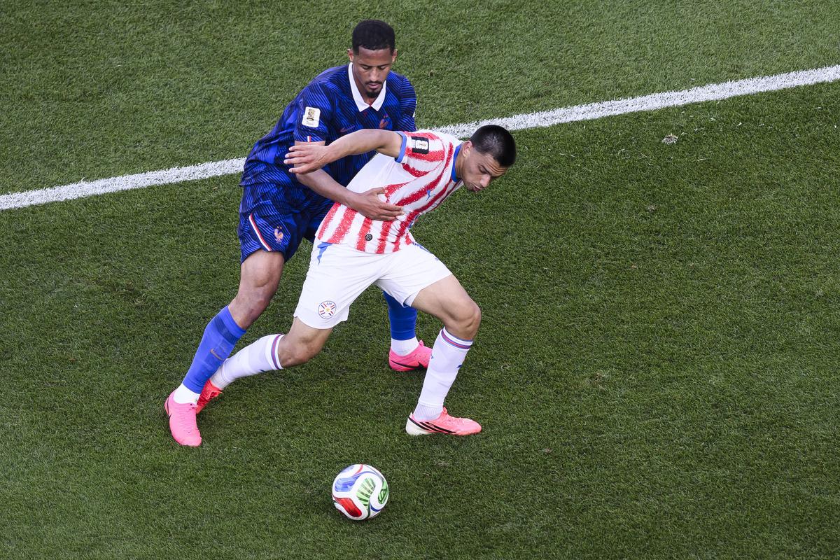 Marea favorită Franța s-a chinuit teribil cu Paraguay: un penalty a făcut diferența! Cine îl așteaptă pe Mbappe în sferturile de finală