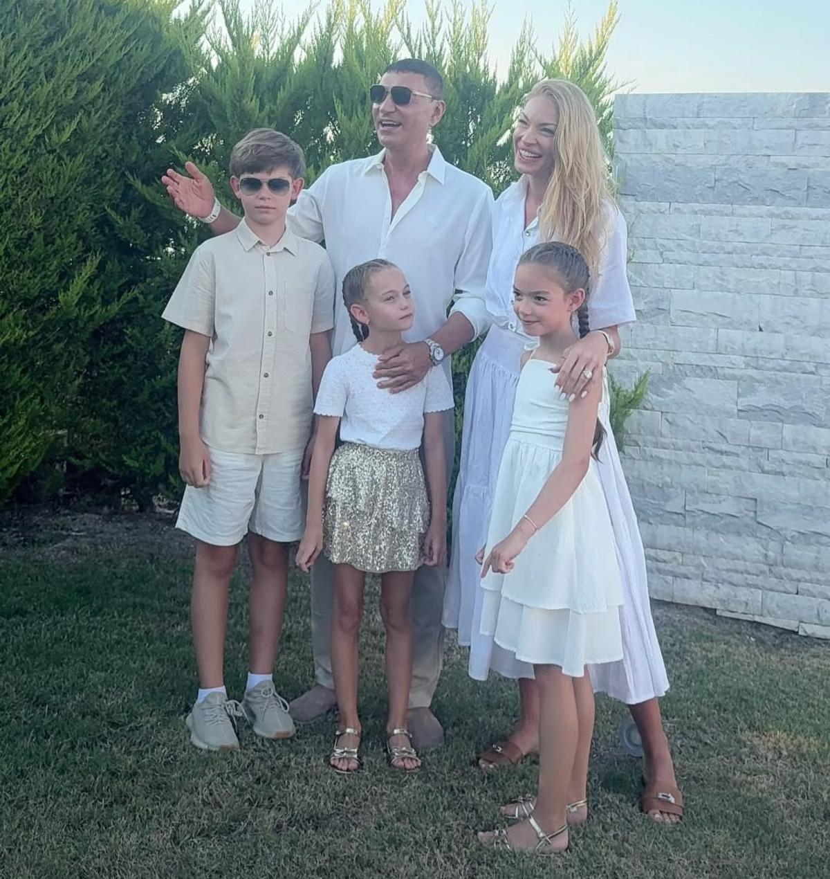 Familia lui Cristi Borcea în vacanță în Grecia