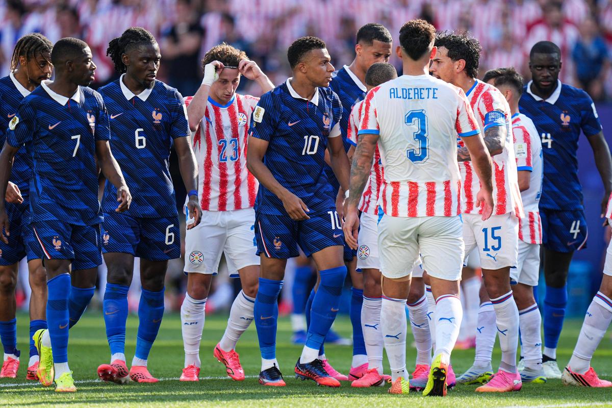 Marea favorită Franța s-a chinuit teribil cu Paraguay: un penalty a făcut diferența! Cine îl așteaptă pe Mbappe în sferturile de finală