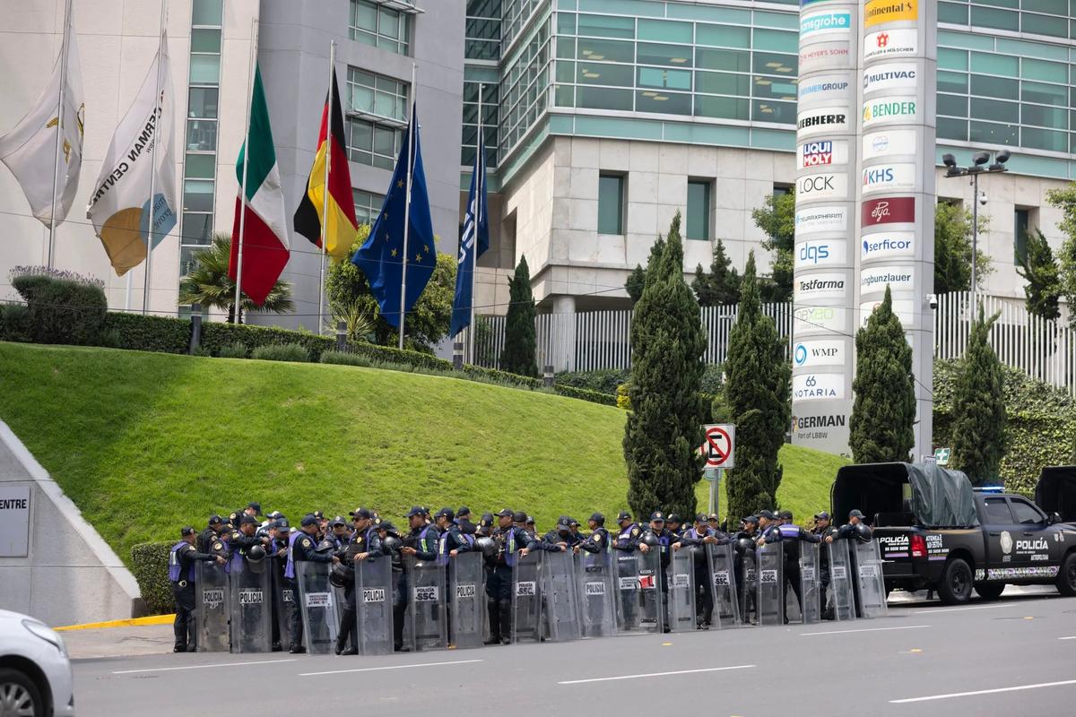 Ca pe front! Jucătorii Angliei au fost așteptați cu pușca la vedere