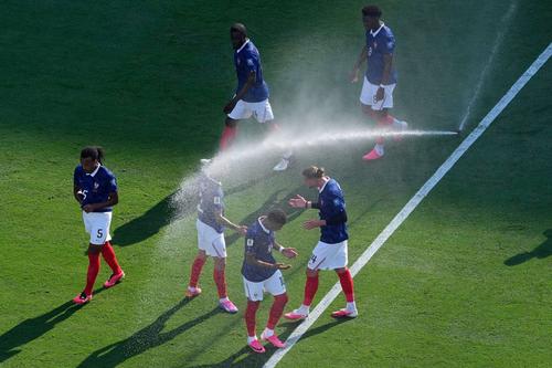 Jucătorii lui Didier Deschamps vor avea un adversar în plus la Philadelphia, temperaturi de aproape 40 de grade