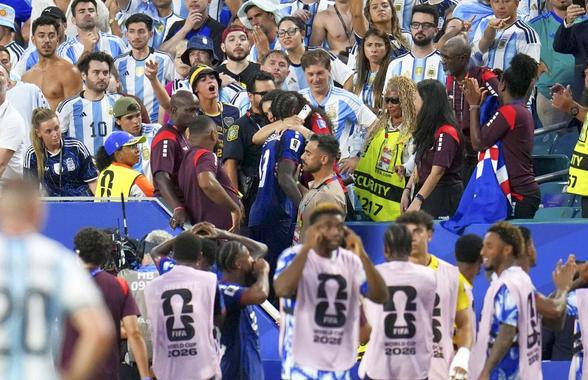 A marcat „cel mai nebun gol al Cupei Mondiale” și a sărit în tribune » Imagini cum nu s-au mai văzut