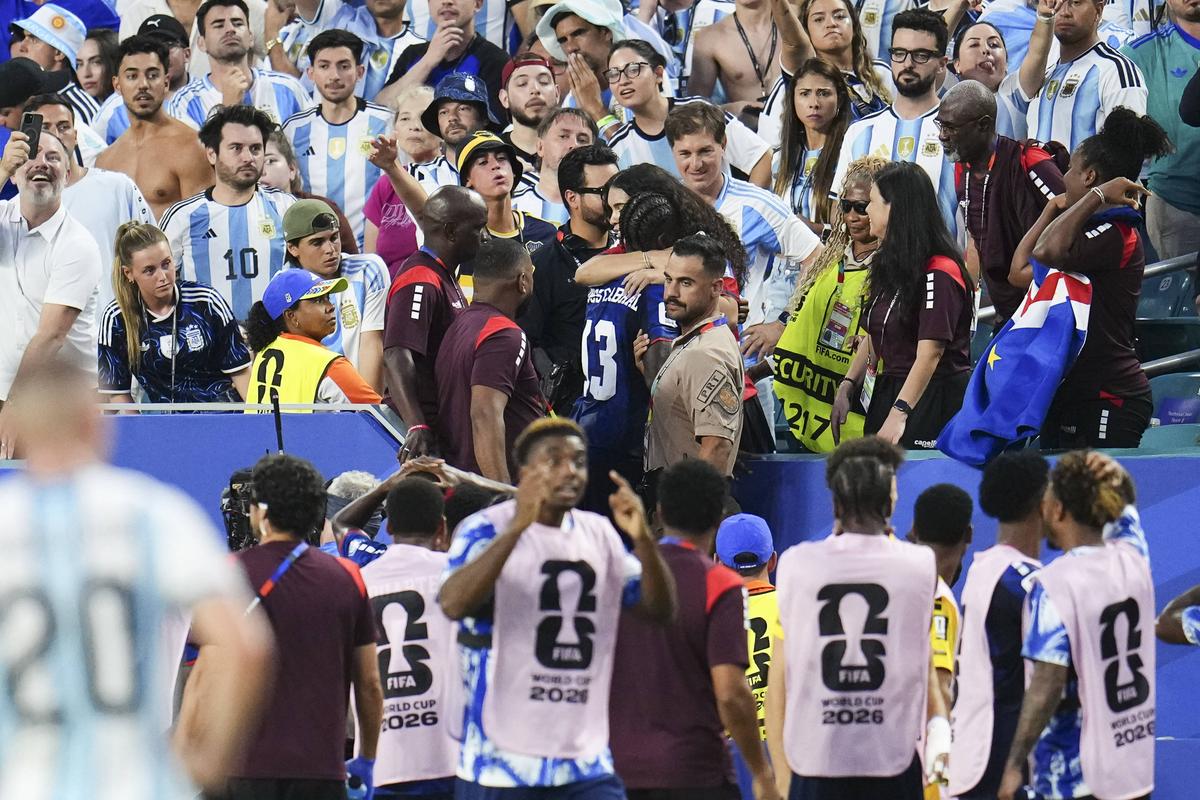 Lopes Cabral a sărit în tribună după ce a marcat cu Argentina