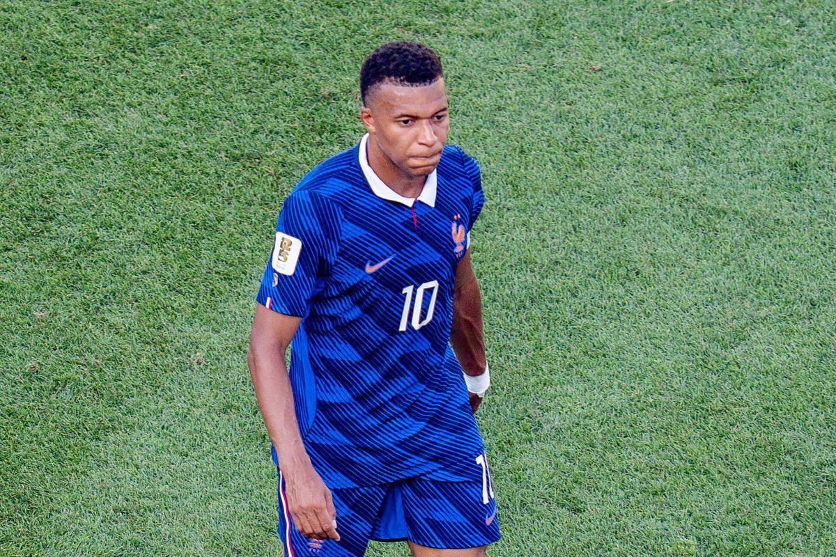 Marea favorită Franța s-a chinuit teribil cu Paraguay: un penalty a făcut diferența! Cine îl așteaptă pe Mbappe în sferturile de finală