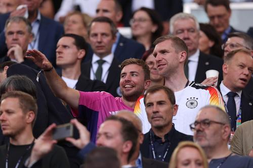 Per Mertesacker (tricou alb, naționala Germaniei) // FOTO Getty Images
