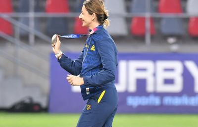 Moment impresionant pe Ghencea » Ana Maria Popescu a fost ovaționată înainte de Steaua - Csikszereda