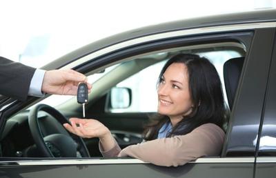 De ce este avantajos pentru firme să apeleze la închirieri auto pe termen lung, în loc să achiziționeze un parc auto propriu?