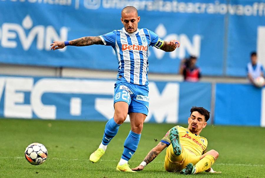 Universitatea Craiova - Petrolul // sursă foto: Facebook @ Universitatea Craiova Basarab Panduru a izbucnit, după declarațiile lui Alex Mitriță: „Băi, e începutul de campionat!”