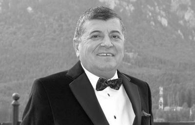 Emanoil Savin, primarul ales al Bușteniului, a murit pe terenul de fotbal, chiar în ziua în care a împlinit 40 de ani de căsătorie! » A fost portar și a avut legături cu numeroase personalități din sport!