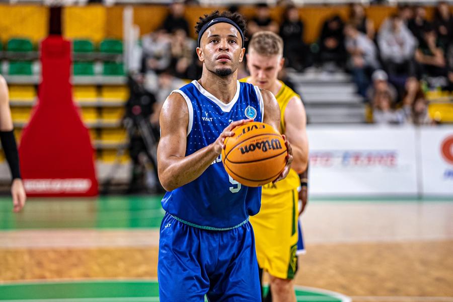 Marques Townes/Foto: fiba.basketball Apelul disperat al unui baschetbalist a cărui casă a fost distrusă de incendiile din Cipru: „Durerea este sufocantă”