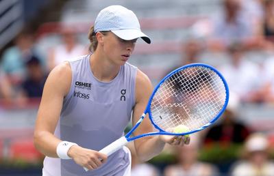 Iga Swiatek, eliminată în optimile primului turneu la care a participat după câștigarea Wimbledon: „Îmi doream un rezultat mai bun”