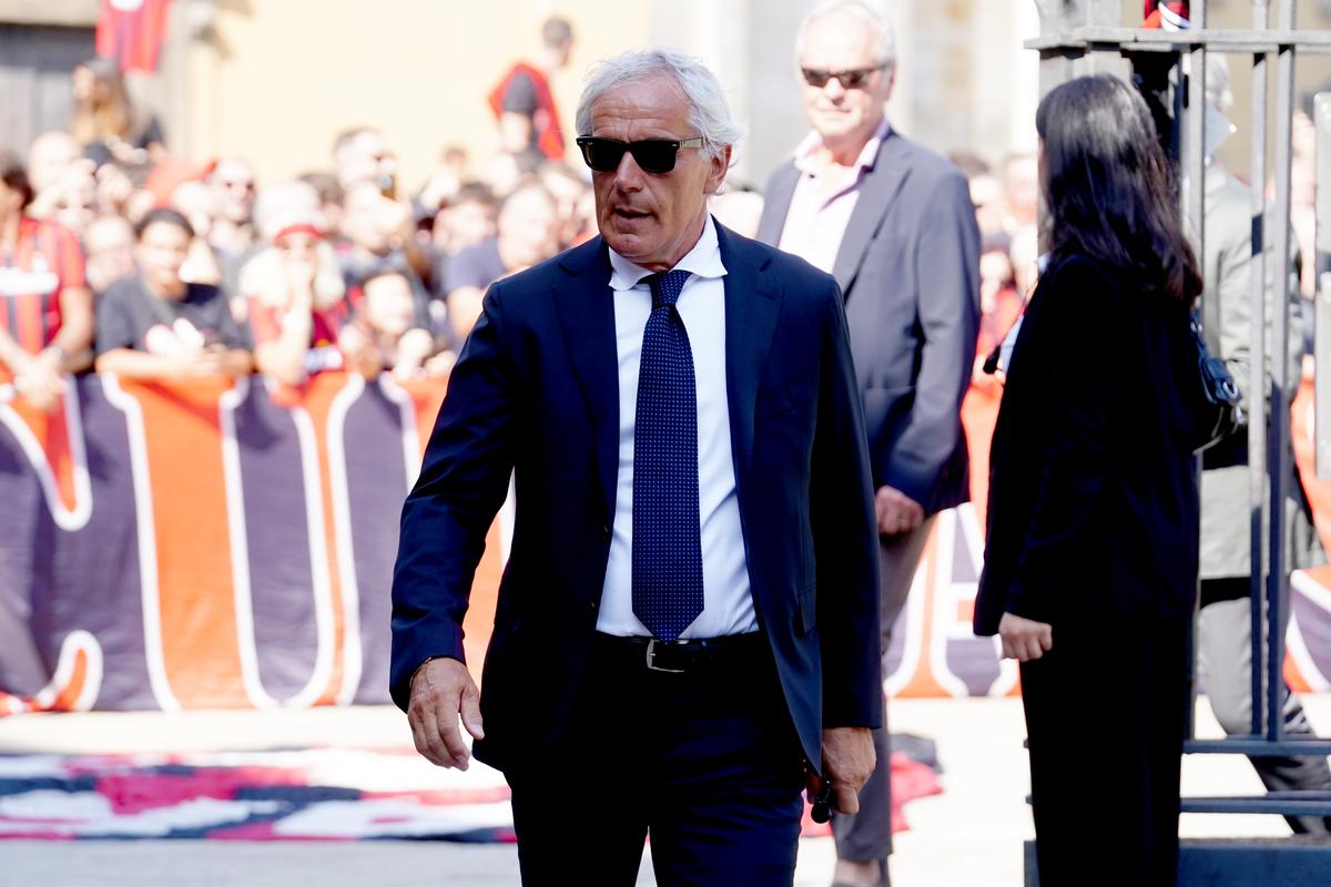 Imagini impresionante: Franco Baresi a fost înmormântat azi la Milano