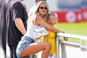 Diletta Leotta a „perturbat” antrenamentul lui Schalke