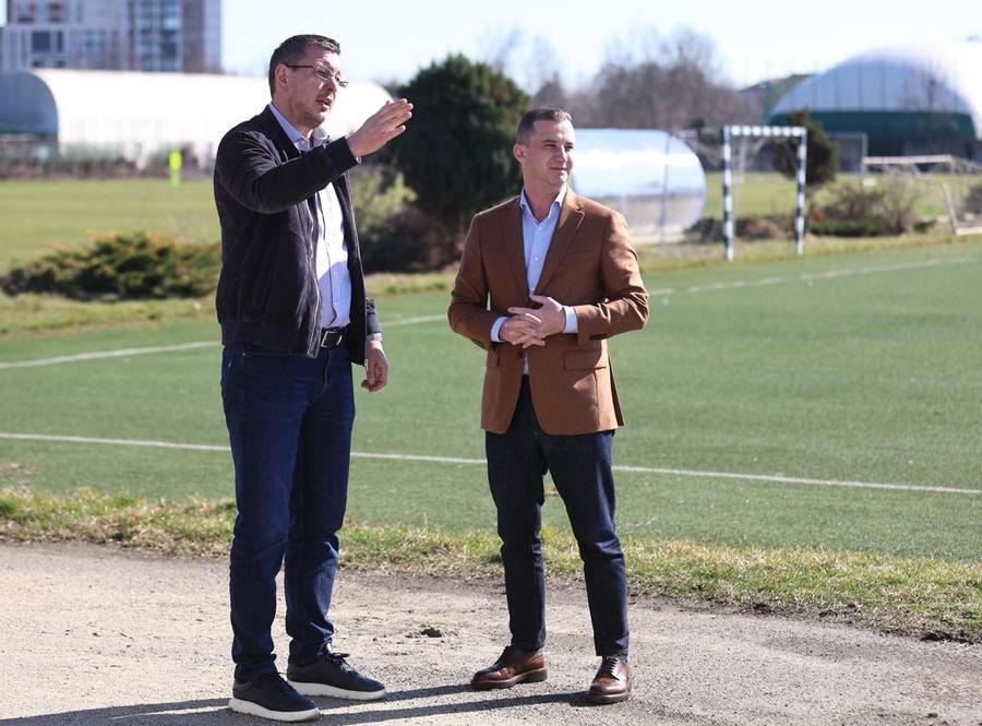 Dinu Bara și Alfred Simonis Supriză pentru jucătorii de la Poli Timișoara » Ce au făcut fanii înainte de debutul în Liga 2
